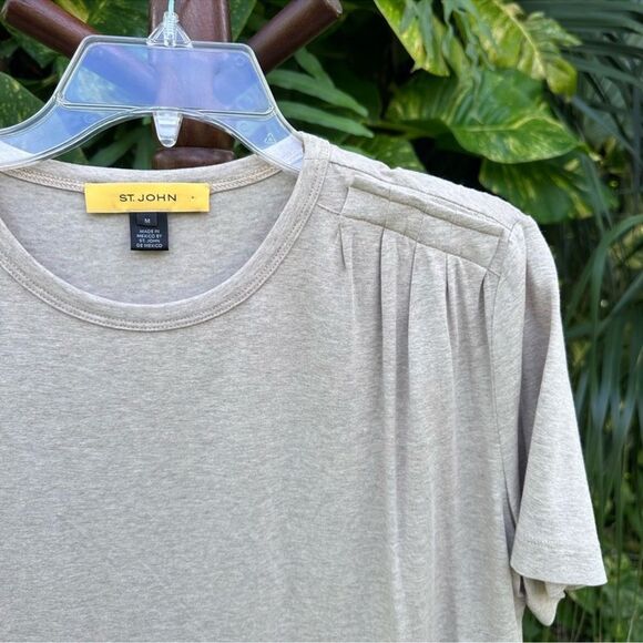 St. John Tee in Tan / Sand Melange with Pleated Shoulder Detail Size M - Picture 6 of 13